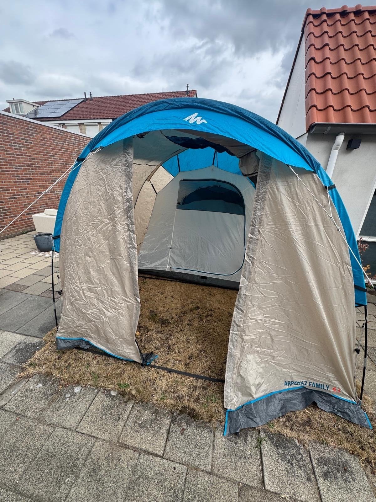 Quechua Arpenaz Family 4.1 familietent - 4 personen, Ophalen, Zo goed als nieuw, Tot en met 4