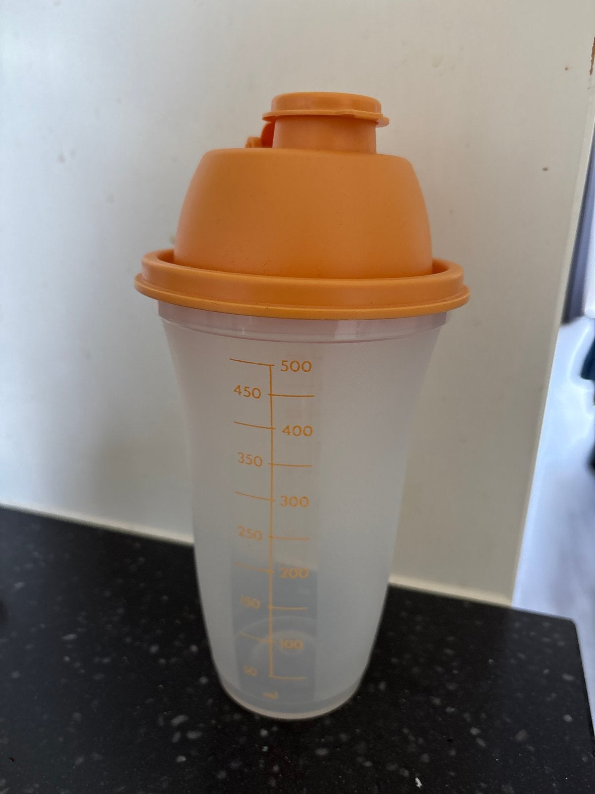 Tupperware quick Shakebeker - Oranje/Transparant, Overige typen, Kunststof, Ophalen of Verzenden, Zo goed als nieuw