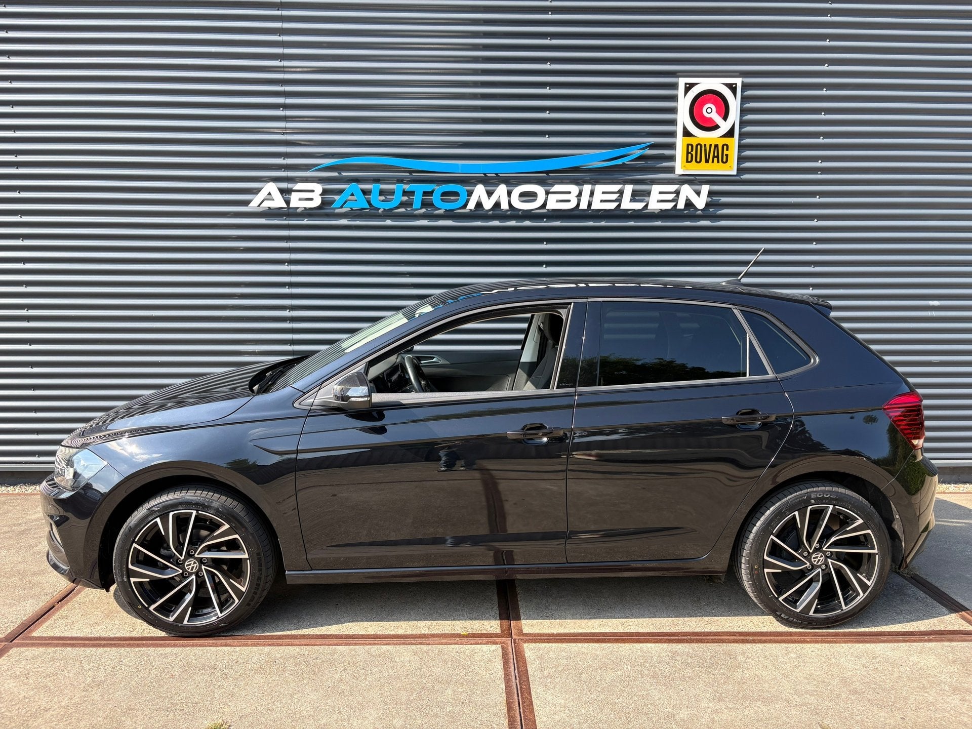 Volkswagen Polo 1.0 TSI Comfortline CARPLAY/ NAVI/ PARKEERSE, Voorwielaandrijving, Dealer onderhouden, 1063 kg, Gebruikt