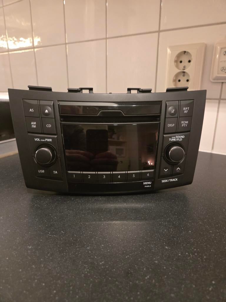 Autoradio met CD-speler voor Suzuki Swift (origineel), Auto diversen, Autoradio's, Ophalen of Verzenden