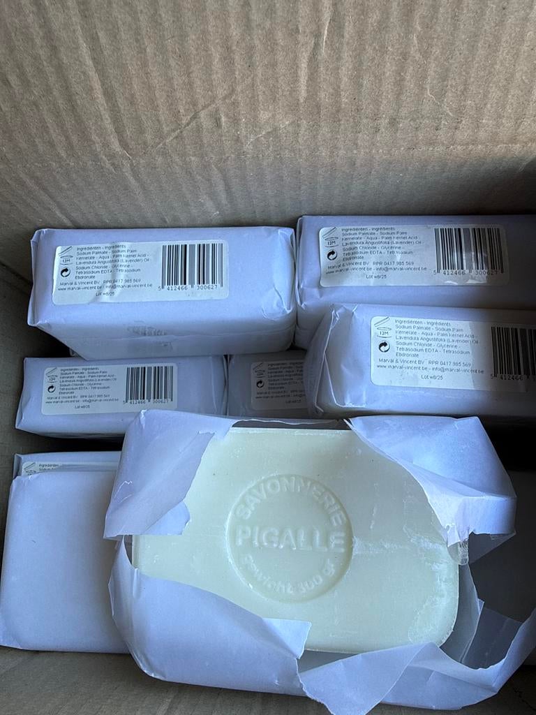42 Nieuwe Zeepblokken - Savonnerie Pigalle 300g Lavendel, Bad & Douche, Nieuw, Ophalen of Verzenden, 4143hj