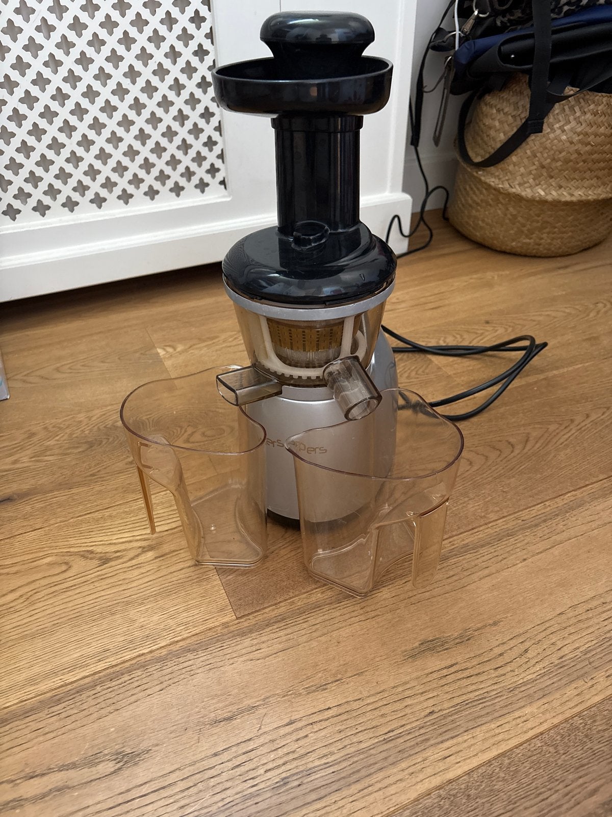 Versapers Slowjuicer - Zilverkleurig, Ophalen of Verzenden, Gebruikt, Elektrisch, Slowjuicer