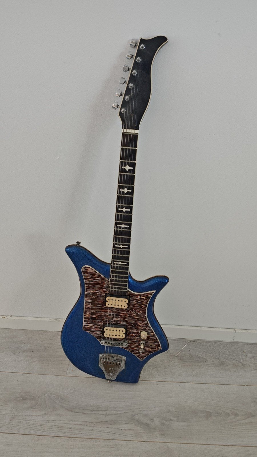 Vintage Eko 700/4V Elektrische Gitaar - Blue Sparkle, Muziek en Instrumenten, Snaarinstrumenten | Gitaren | Elektrisch, Ophalen