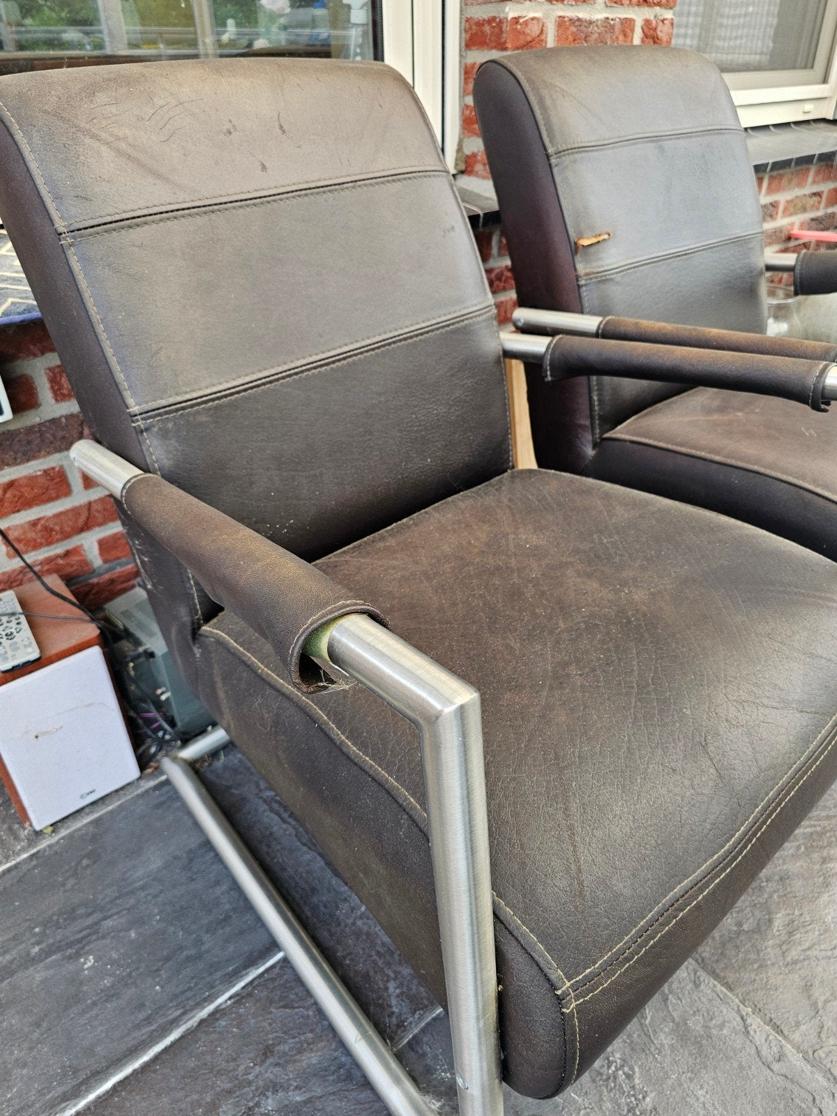 Stoelen ,Fauteuils,Henders en Hazel, leer, 2 stuks ,Gratis, Gebruikt, Ophalen of Verzenden, 50 tot 75 cm, Leer