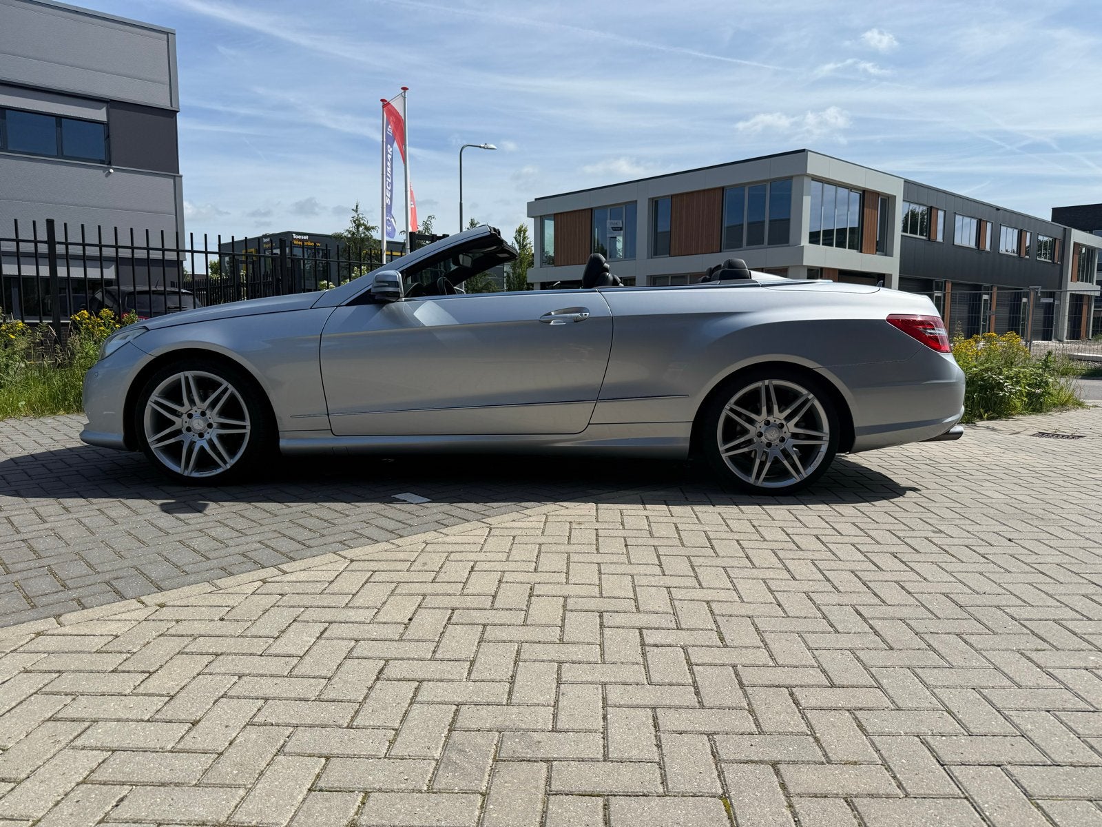 Mercedes-Benz E-Klasse 3.5 E350 CGI Cabriolet AUT 2010 Grijs, Auto's, Automaat, Achterwielaandrijving, 1800 kg, Zwart