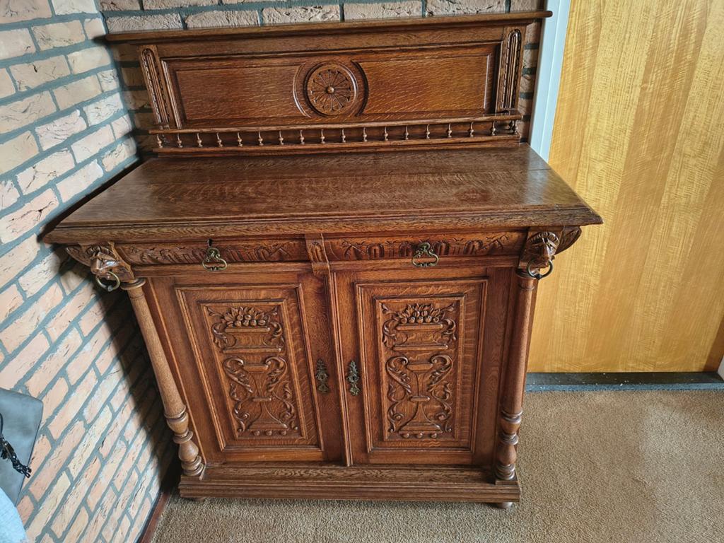 Mechelse Buffet dressoir, Ophalen