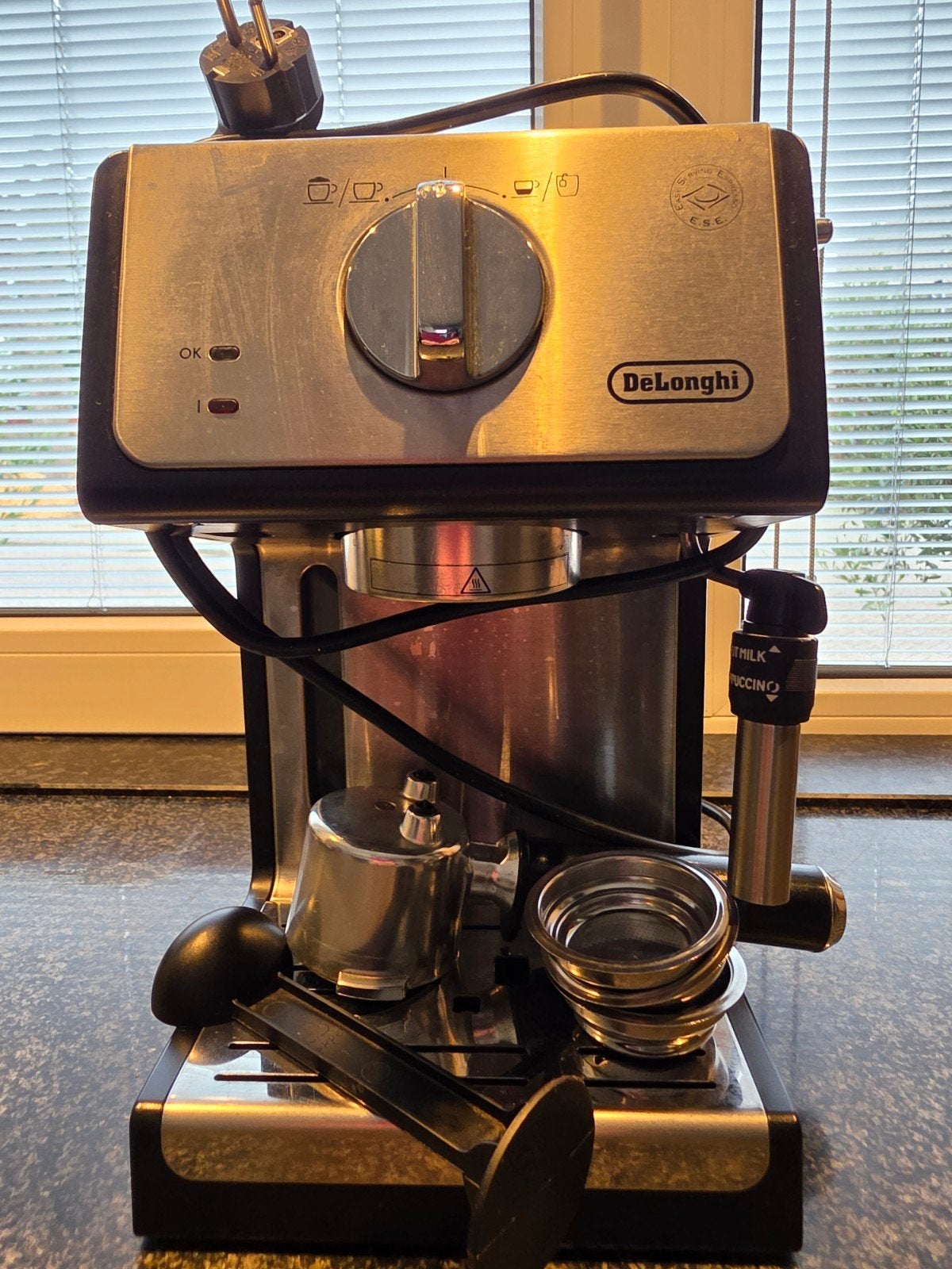 DeLonghi Koffiemachine voor pads en filterkoffie