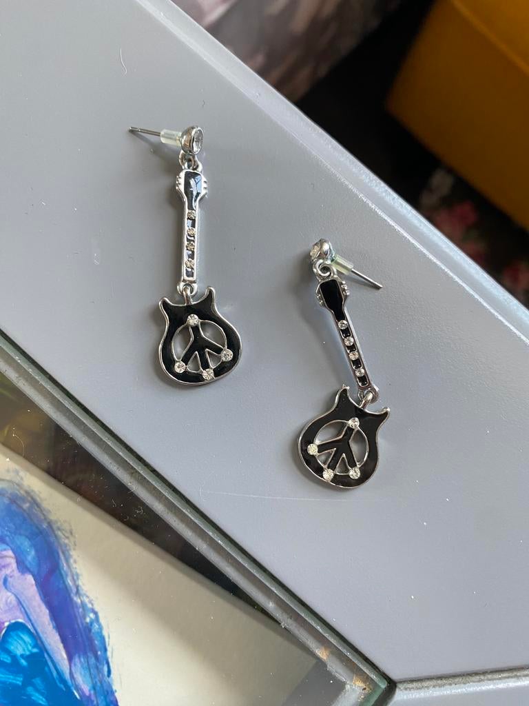 Hard Rock Café Collectors Item Guitar Earrings, Ophalen of Verzenden, Zo goed als nieuw
