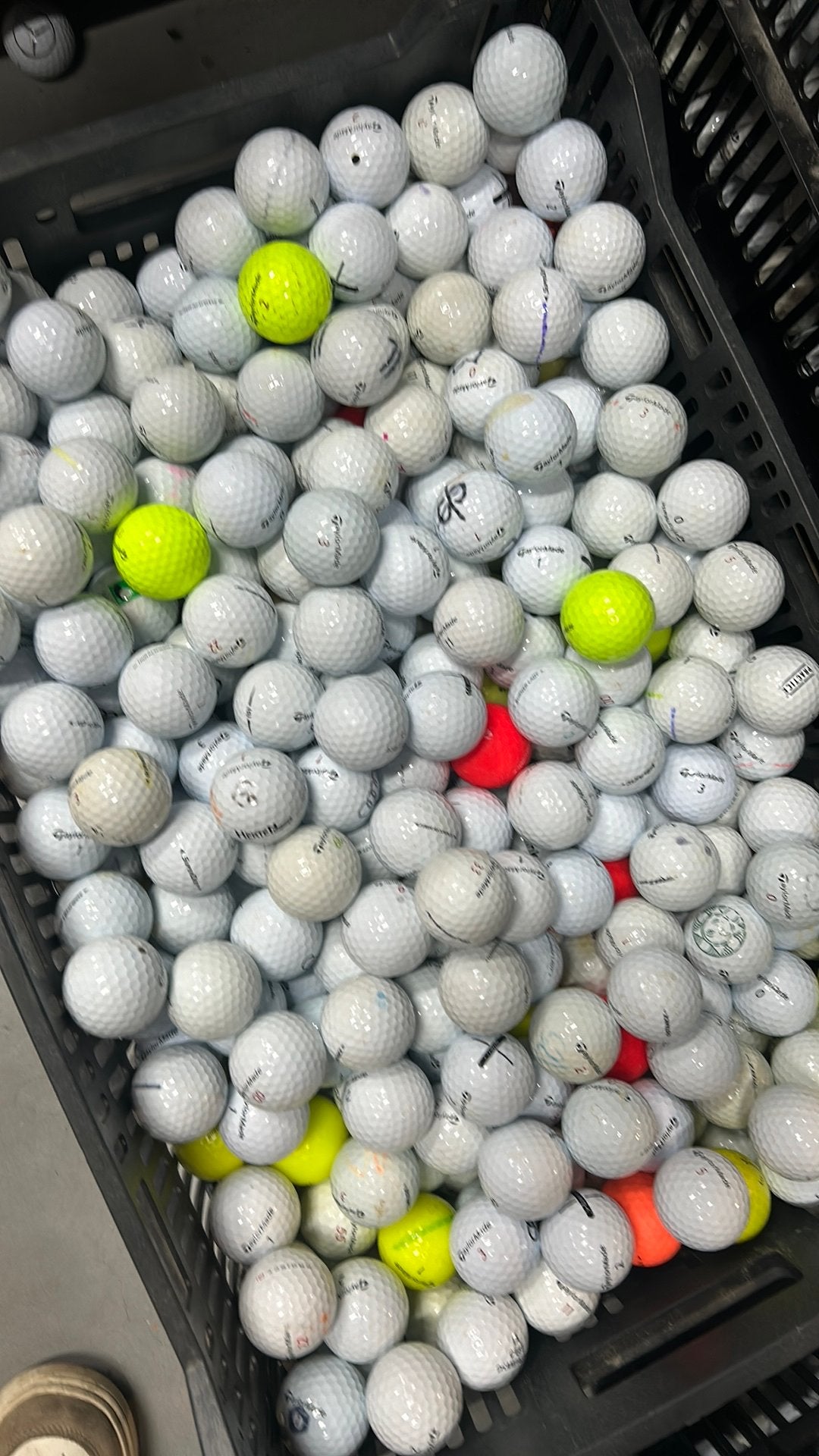 100 Stuks TaylorMade Mix Golfballen, Sport en Fitness, Ophalen of Verzenden, Zo goed als nieuw, Bal(len)
