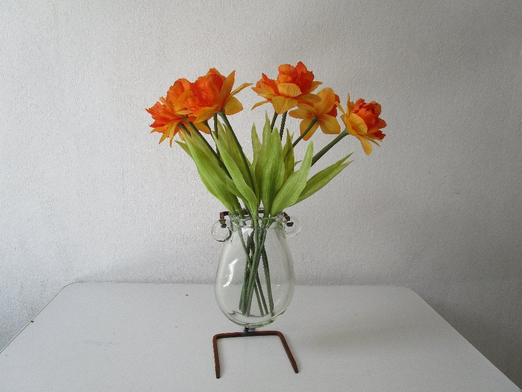 Hysteria glazen vaas met oren, op standaard., Ophalen of Verzenden, Gebruikt, Overige kleuren, Glas