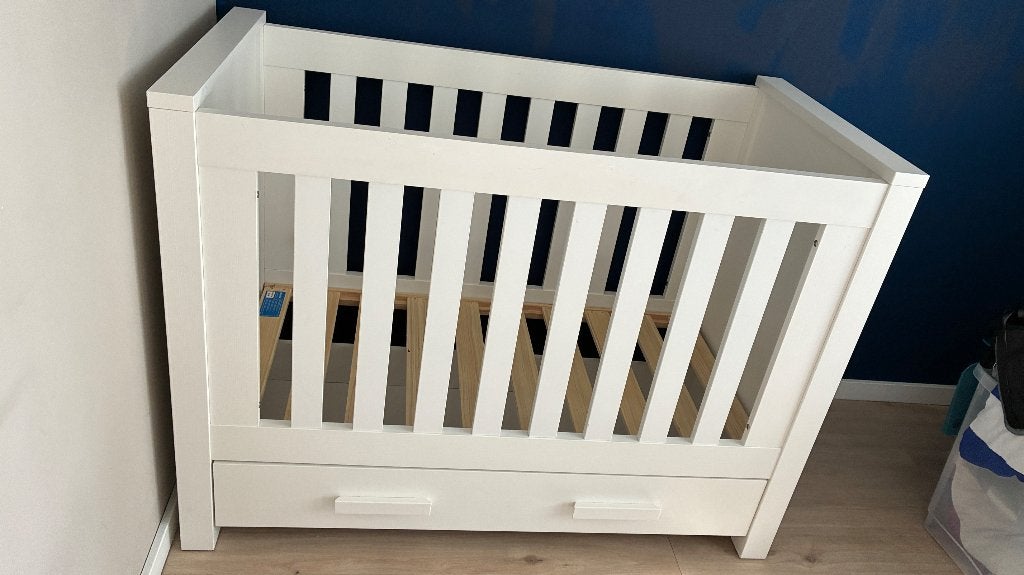 Europe Baby Juno babykamer | ledikant + commode |, Kinderen en Baby's, Ophalen, Zo goed als nieuw, Jongetje of Meisje