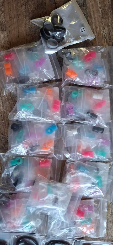 Grote partij oorbellen, armbanden, ringen en kettingen, Ophalen of Verzenden, Nieuw, Overige kleuren, Kunststof