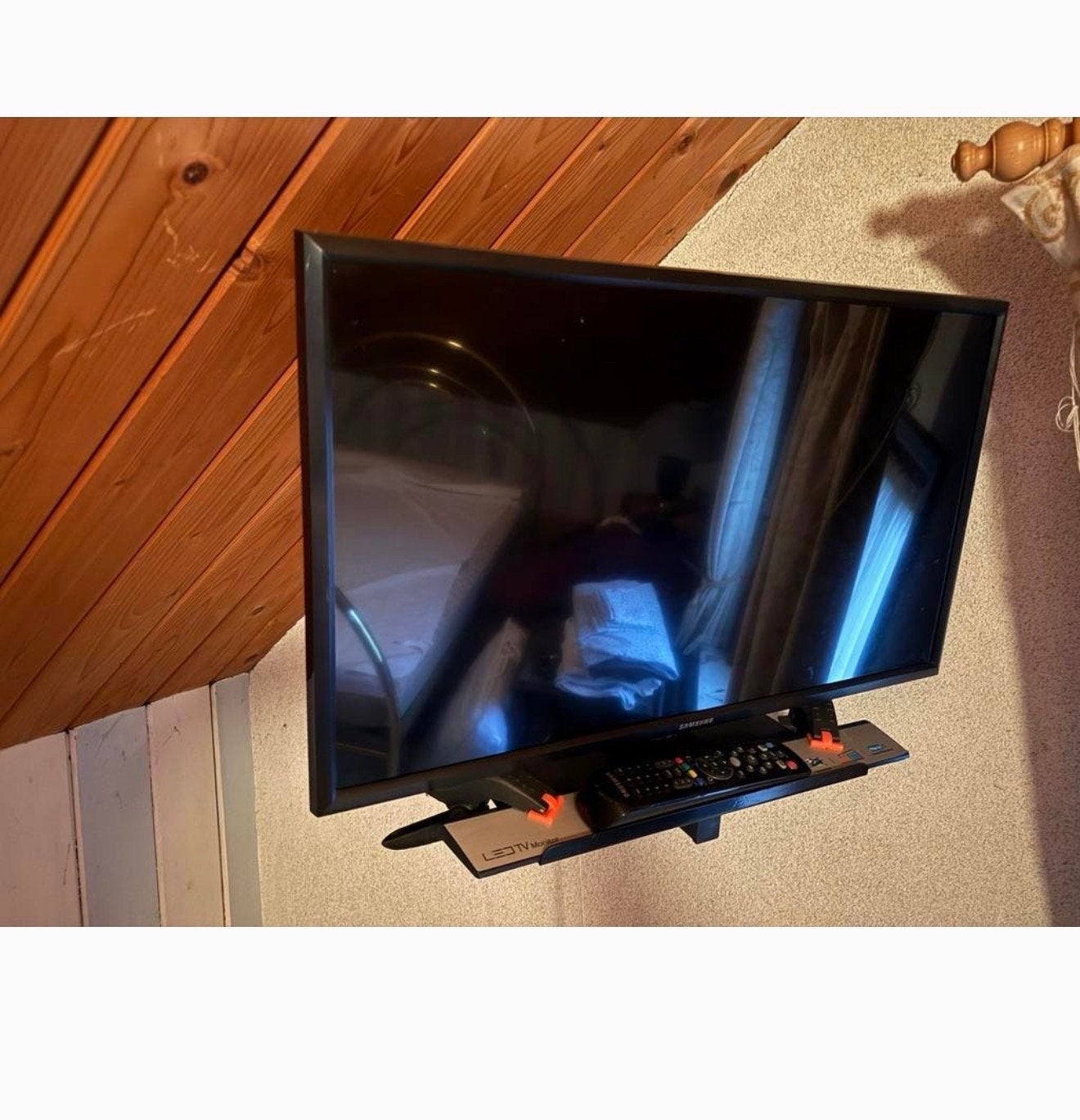 Samsung T28E310EW/EN LED TV - 28 inch Full HD, 50 Hz, Ophalen of Verzenden, Samsung, Gebruikt