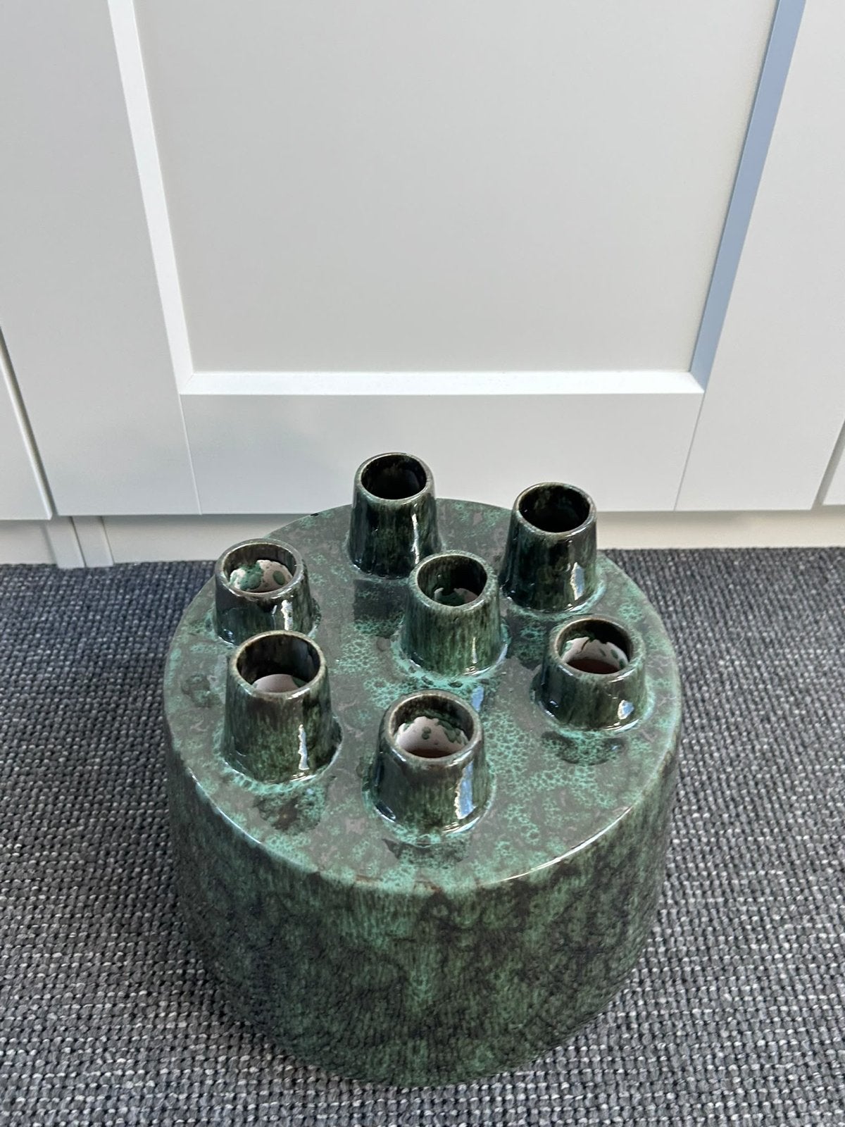 Groene keramische vaas met meerdere openingen, Huis en Inrichting, Ophalen, Gebruikt, Met patroon/structuur, Steen/keramiek