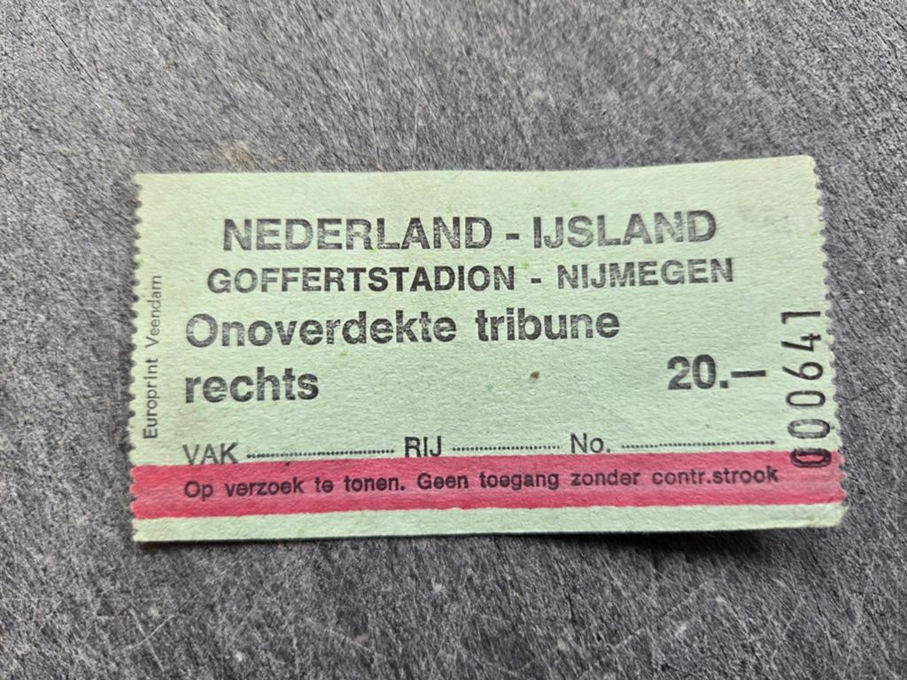 Toegangsbewijs Nederland - IJsland 31-08-1977, Verzamelen, Sportartikelen en Voetbal, Gebruikt, Ophalen of Verzenden