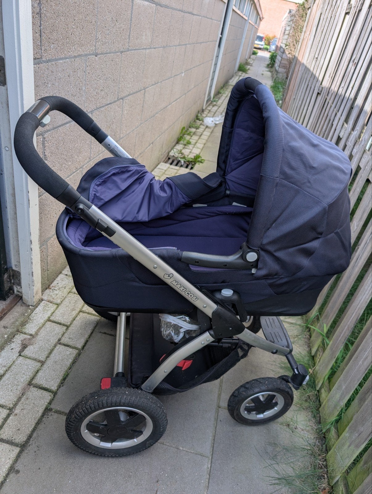 3 in 1 kinderwagen 

- ligbak + regenhoes
- maxi cosi, Ophalen, Gebruikt