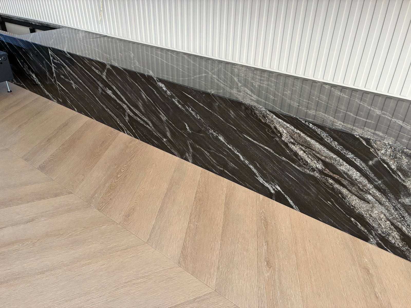 Marmeren tv meubel met elektriche sfeerhaard., Ophalen, Zo goed als nieuw, Vrijstaande haard, Elektrische haard