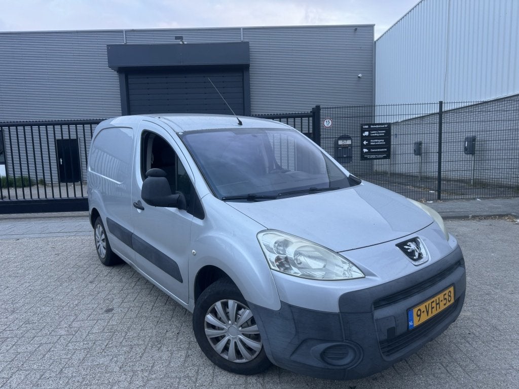Peugeot Partner 1.6 HDI L1 Airco Sensor Bluetooth Gesloten, Gebruikt, Elektrische ramen, 4 cilinders, Origineel Nederlands
