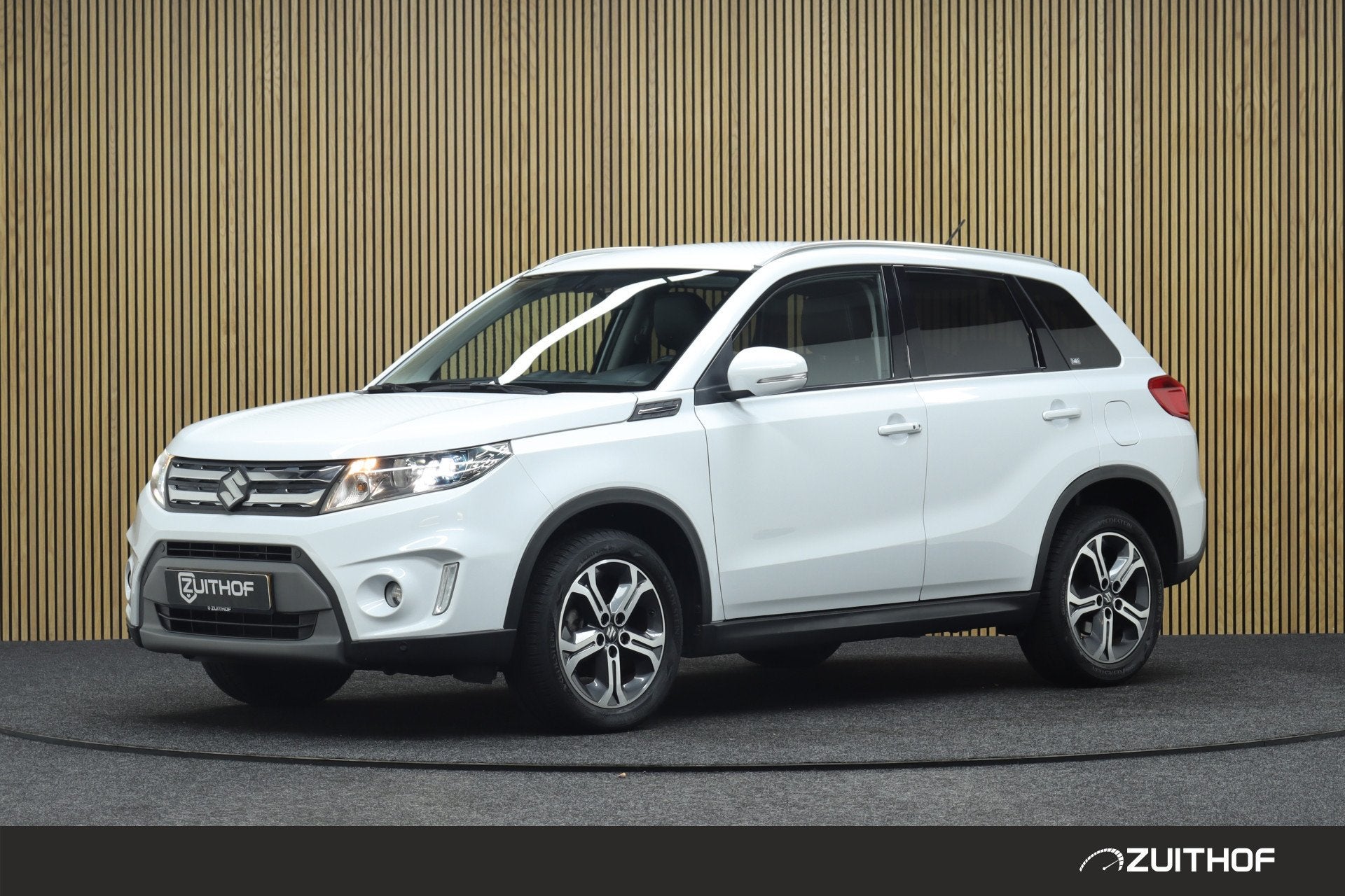 Suzuki Vitara 1.6 High Executive | Trekhaak | Adaptive Cruis, Auto's, 4 cilinders, 400 kg, Wit, Handgeschakeld