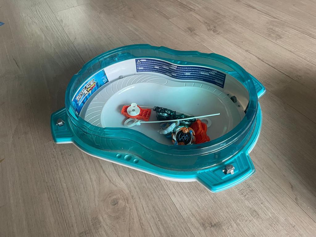 Beyblade hyper sphere vertical drop battle set, Ophalen, Gebruikt