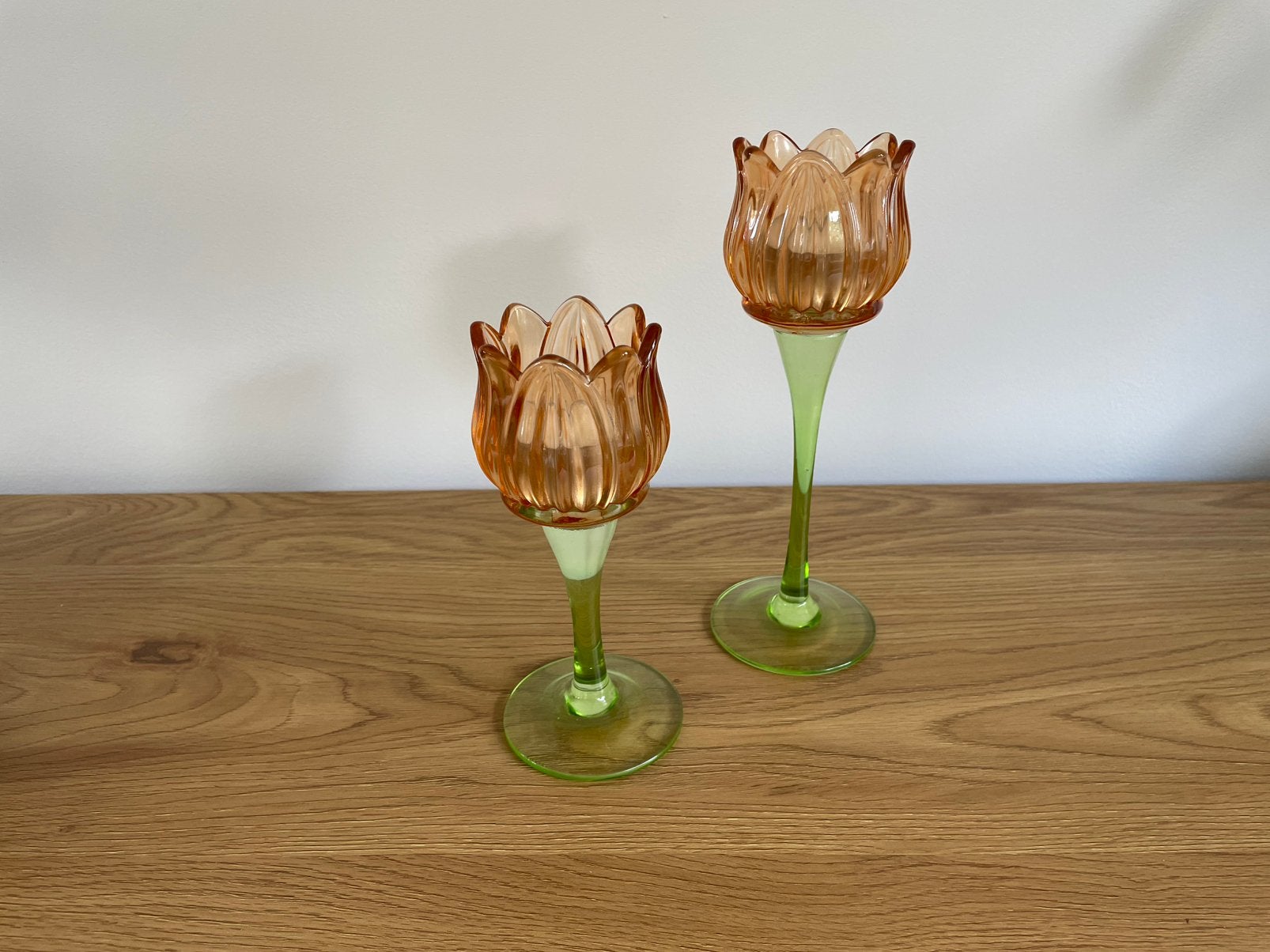 2 glazen tulpen kandelaartjes z.g.a.n., Ophalen, Zo goed als nieuw, Oranje, Glas