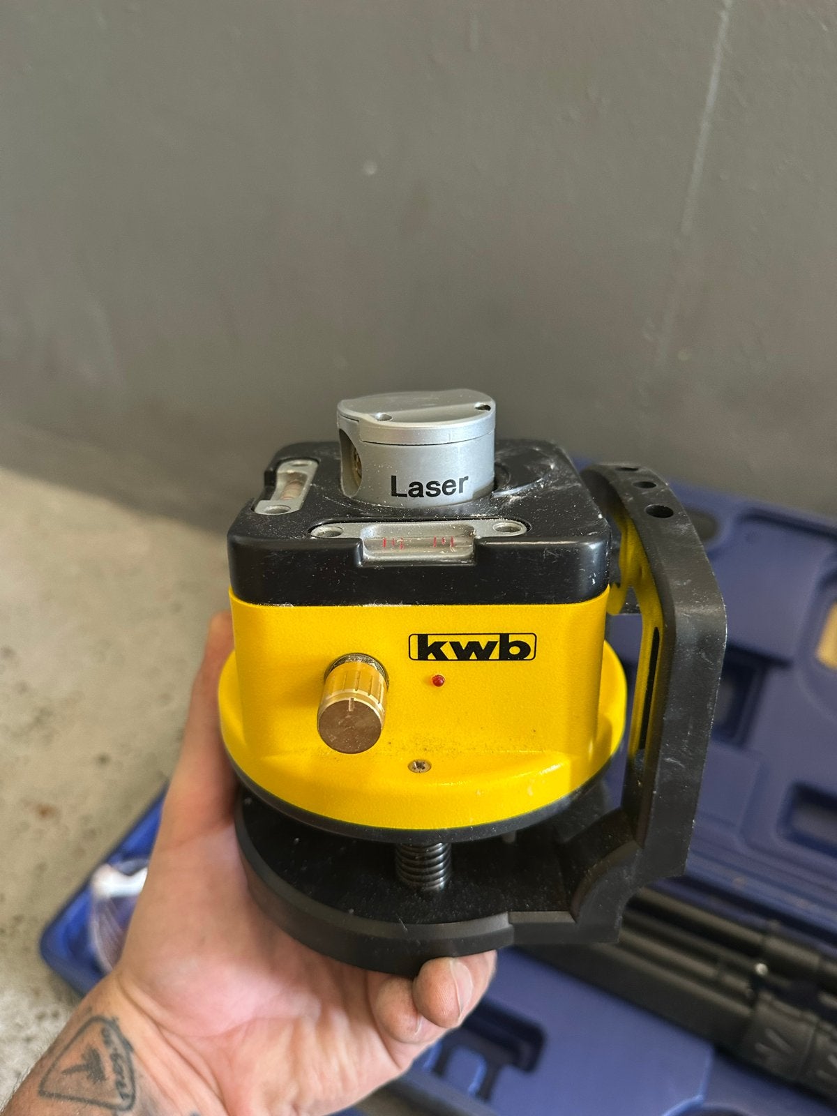 KWB Laser Waterpas met Statief en Koffer, Doe-het-zelf en Verbouw, Ophalen, Zo goed als nieuw, Licht