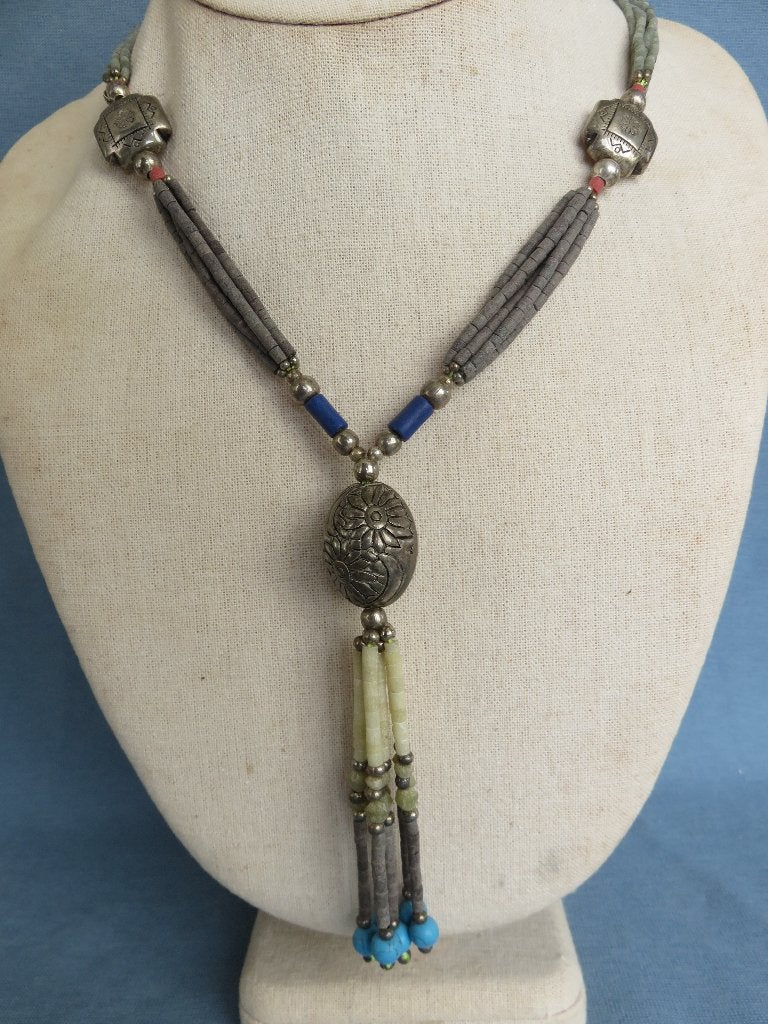 Hals kralenketting met o.a. jade steen - 20e eeuw, Sieraden, Tassen en Uiterlijk, Kettingen, Ophalen of Verzenden, Zo goed als nieuw