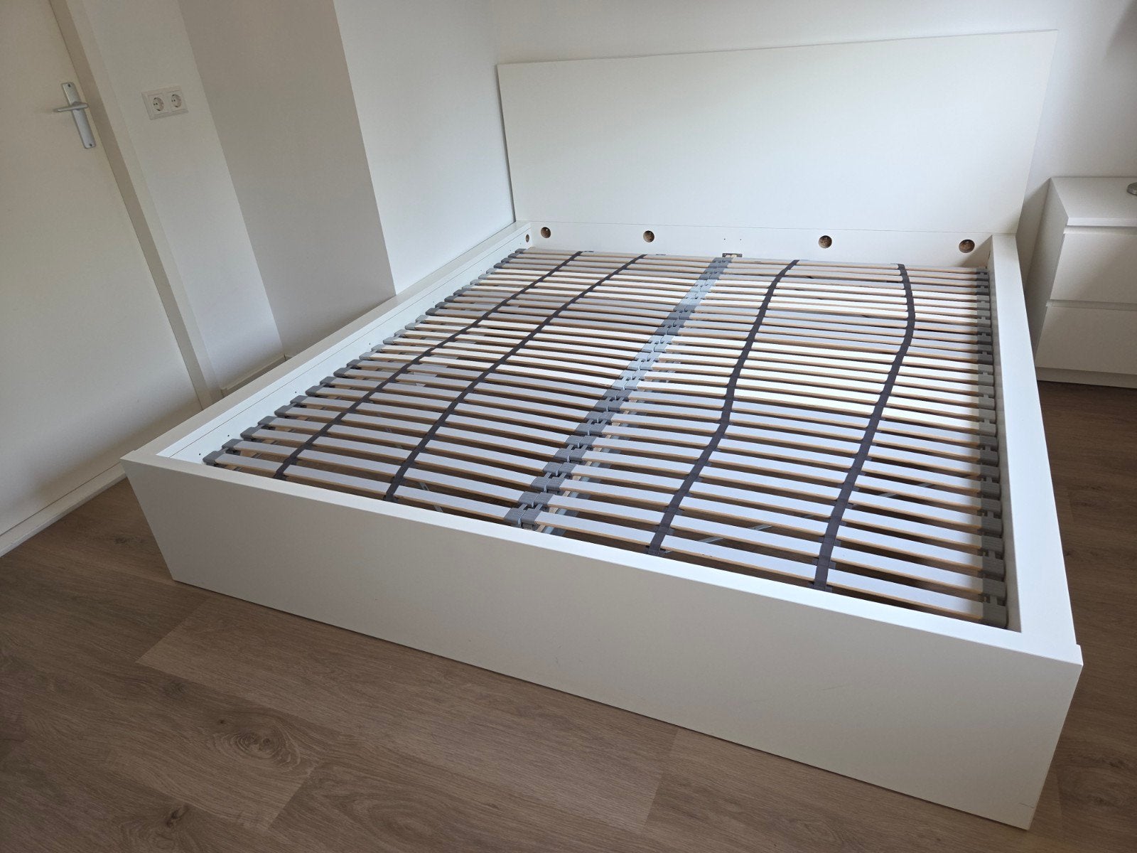Wit Ikea Malm tweepersoonsbed 180x200 met lattenbodems, Ophalen, Wit, Tweepersoons, Zo goed als nieuw