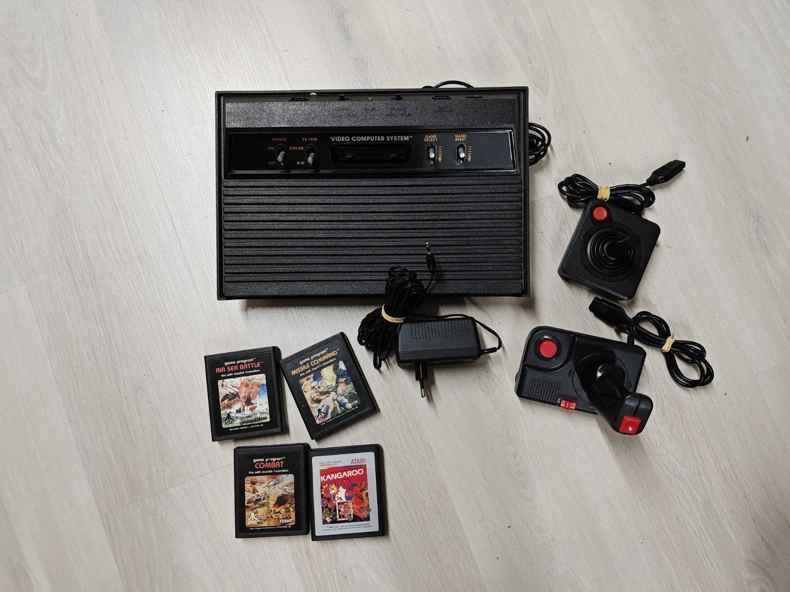 Atari 2600 Darth Vader met 2 controllers en 4 games, Spelcomputers en Games, Niet van toepassing, Atari, Met 2 controllers, Niet van toepassing