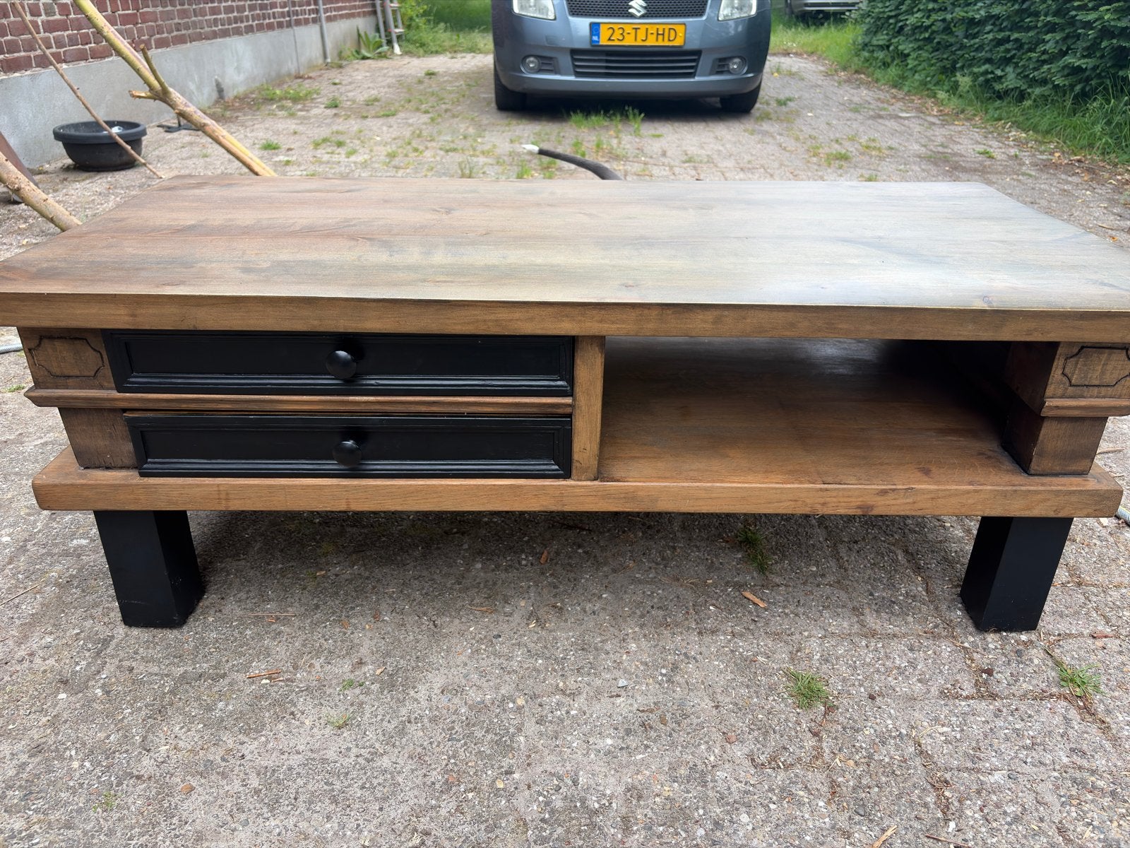 Massief houten tv meubel/salon tafel met lades en opbergvak, Ophalen, Gebruikt, 100 tot 150 cm, 50 tot 75 cm