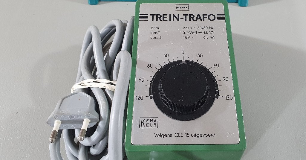 HEMA Treintrafo 9V/4,8VA gelijkspanning, 13V/6,5VA wissel, Overige merken, Transformator of Voeding, Gebruikt, Gelijkstroom
