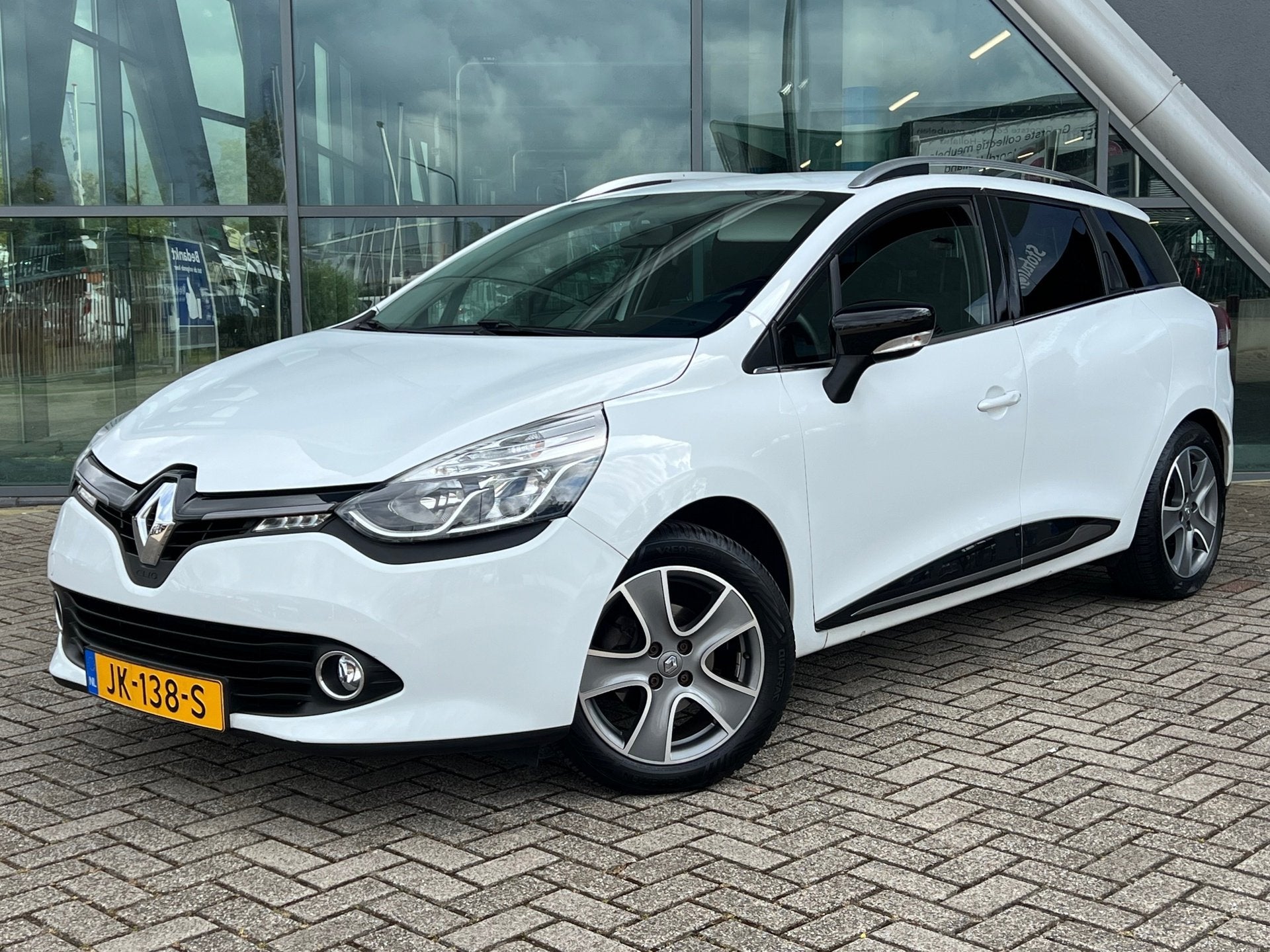 Renault Clio Estate 0.9 TCe Night&Day LPG G3, Navigatie, NIE, Voorwielaandrijving, 898 cc, Gebruikt, Euro 6