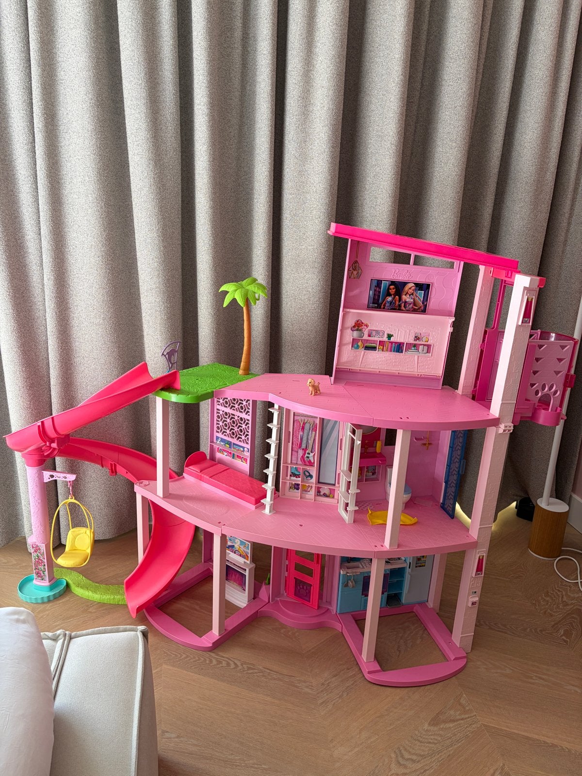 Barbie Droomhuis met glijbaan en accessoires, Ophalen, Zo goed als nieuw, Poppenhuis