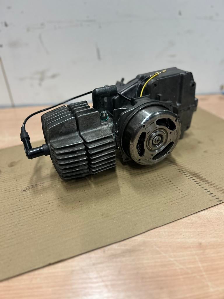 Gereviseerd puch e50 4 gelagerd blok, Ophalen, Zo goed als nieuw, Blok