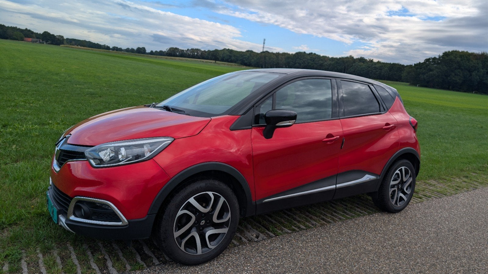 Renault Captur 0.9 TCE 90 2016 Rood, Voorwielaandrijving, 898 cc, Zwart, 49 €/maand
