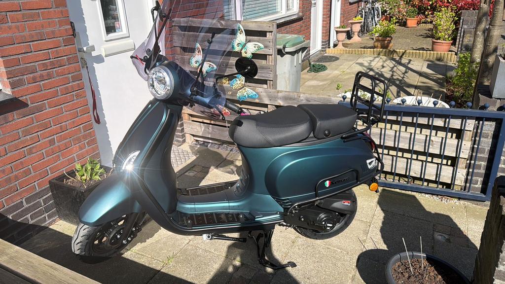 Nieuwe Senzo Rivalux scooter - Slechts 70 km gereden!, Ophalen, Zo goed als nieuw, Benzine, Overige merken