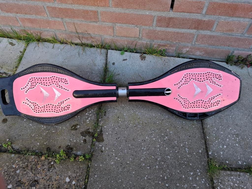 Waveboard roze met panterprint - Gebruikt, Sport en Fitness, Skateboarden, Ophalen, Gebruikt, Waveboard