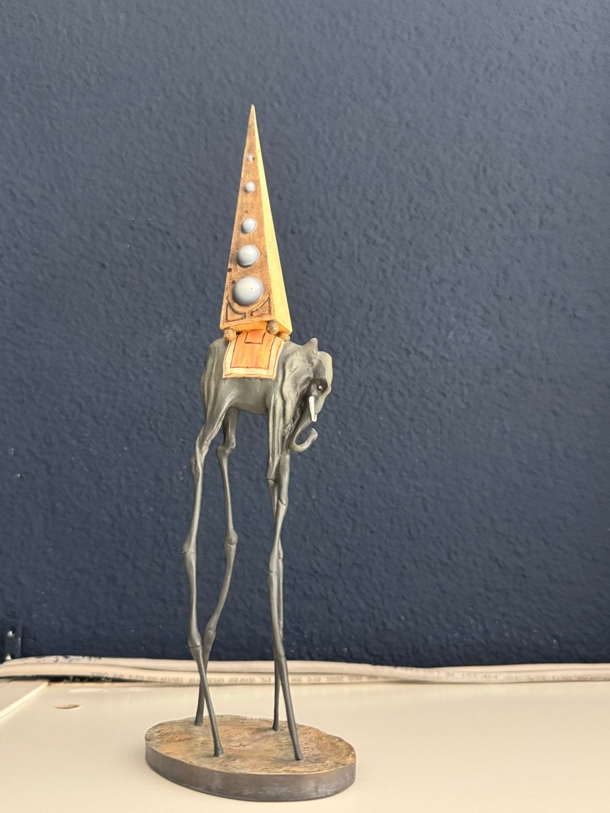 Salvador Dalí- olifant sculptuur op lange poten, Verzenden, 20 - 50 cm, Beeld, Composieten