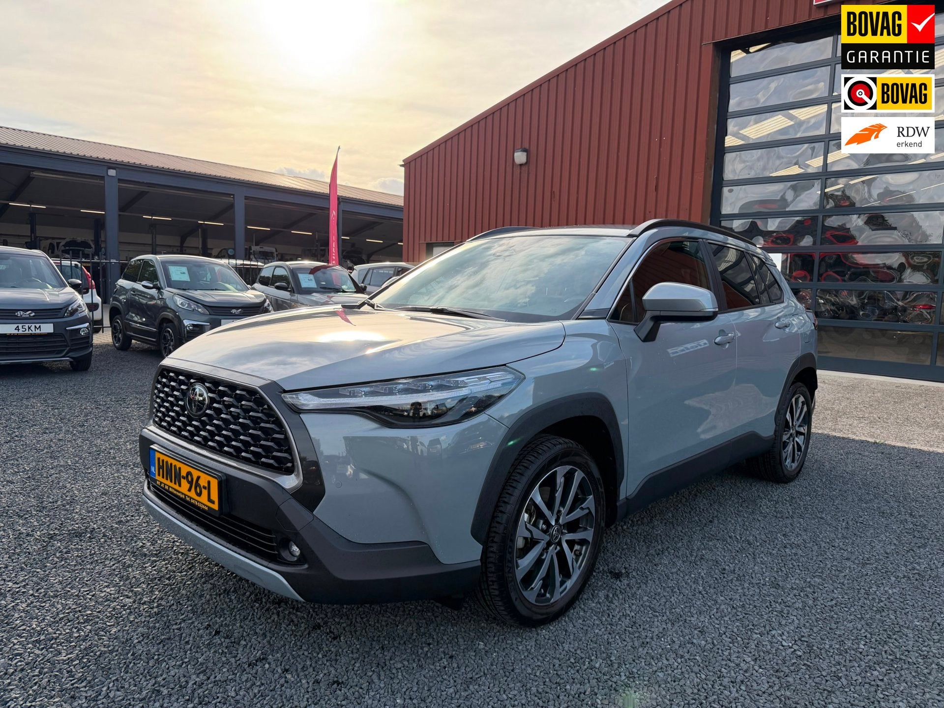 Toyota Corolla Cross 1.8 Hybrid 140 Style, Auto's, Dealer onderhouden, 4 cilinders, Bedrijf, Nieuw