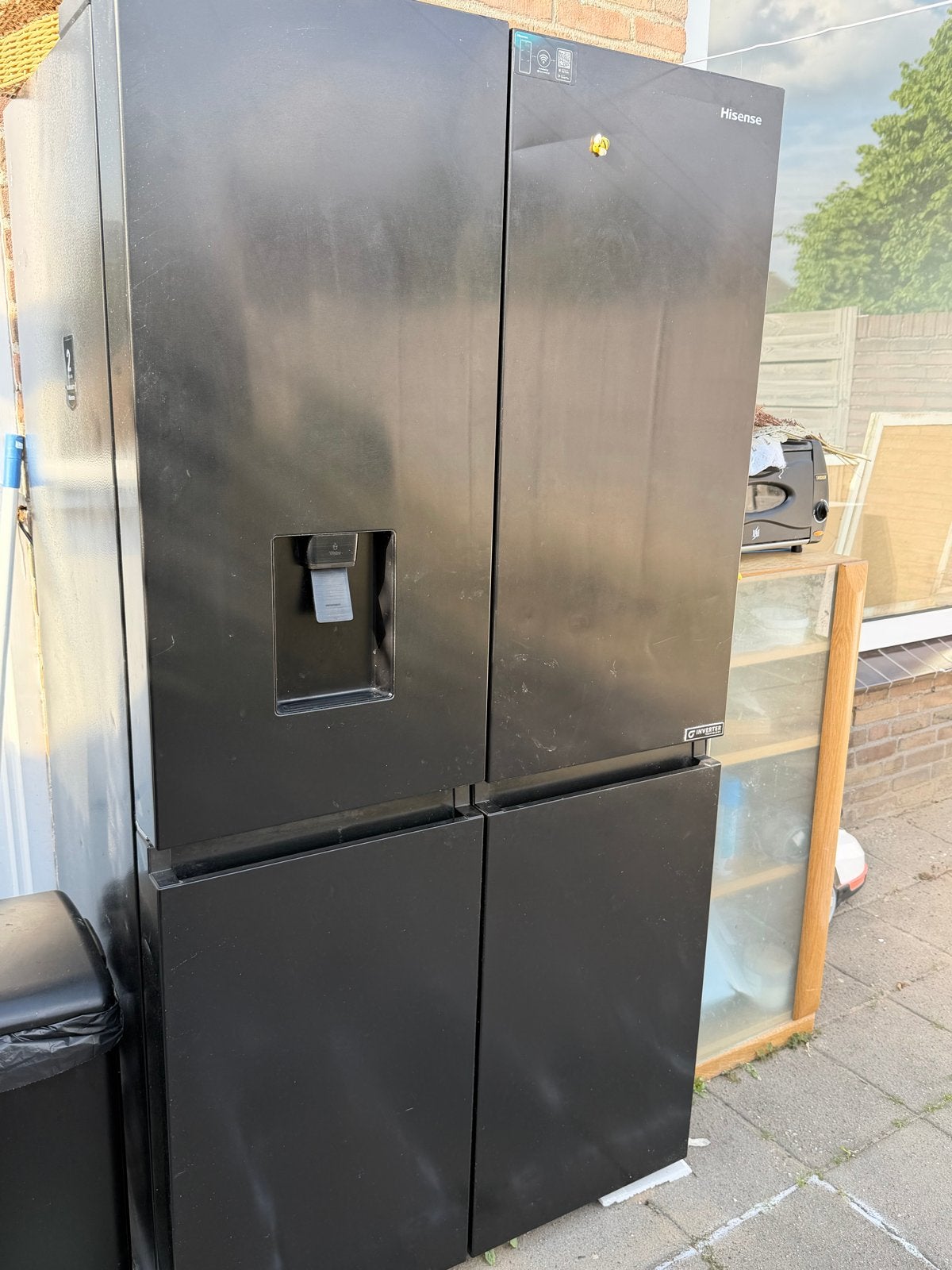 Hisense Amerikaanse Koelkast - Zwart, Ruim en Modern, Gebruikt, 200 liter of meer, 60 cm of meer, Met aparte vriezer
