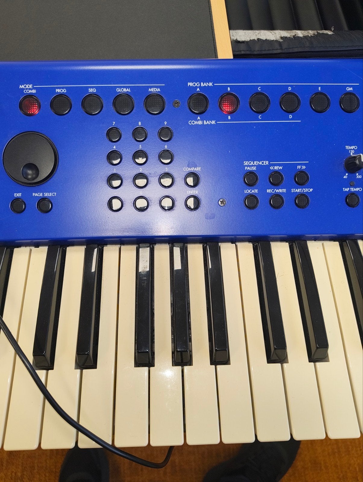 Korg M50 Music Workstation - Blauw, 88 toetsen, Muziek en Instrumenten, 88 toetsen, Korg, Ophalen of Verzenden, Zo goed als nieuw