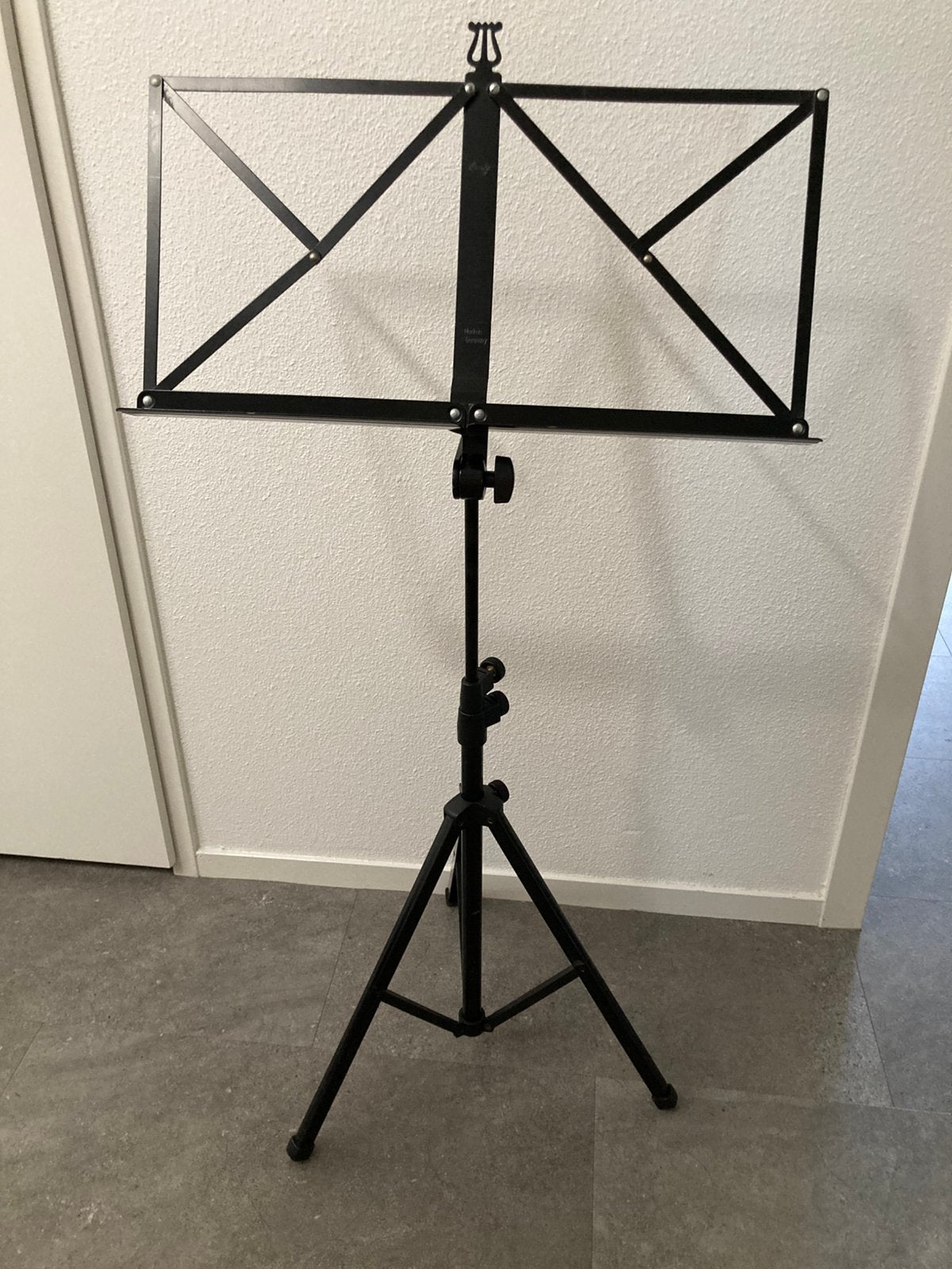 Muziekstandaard K&M, Ophalen, Zo goed als nieuw