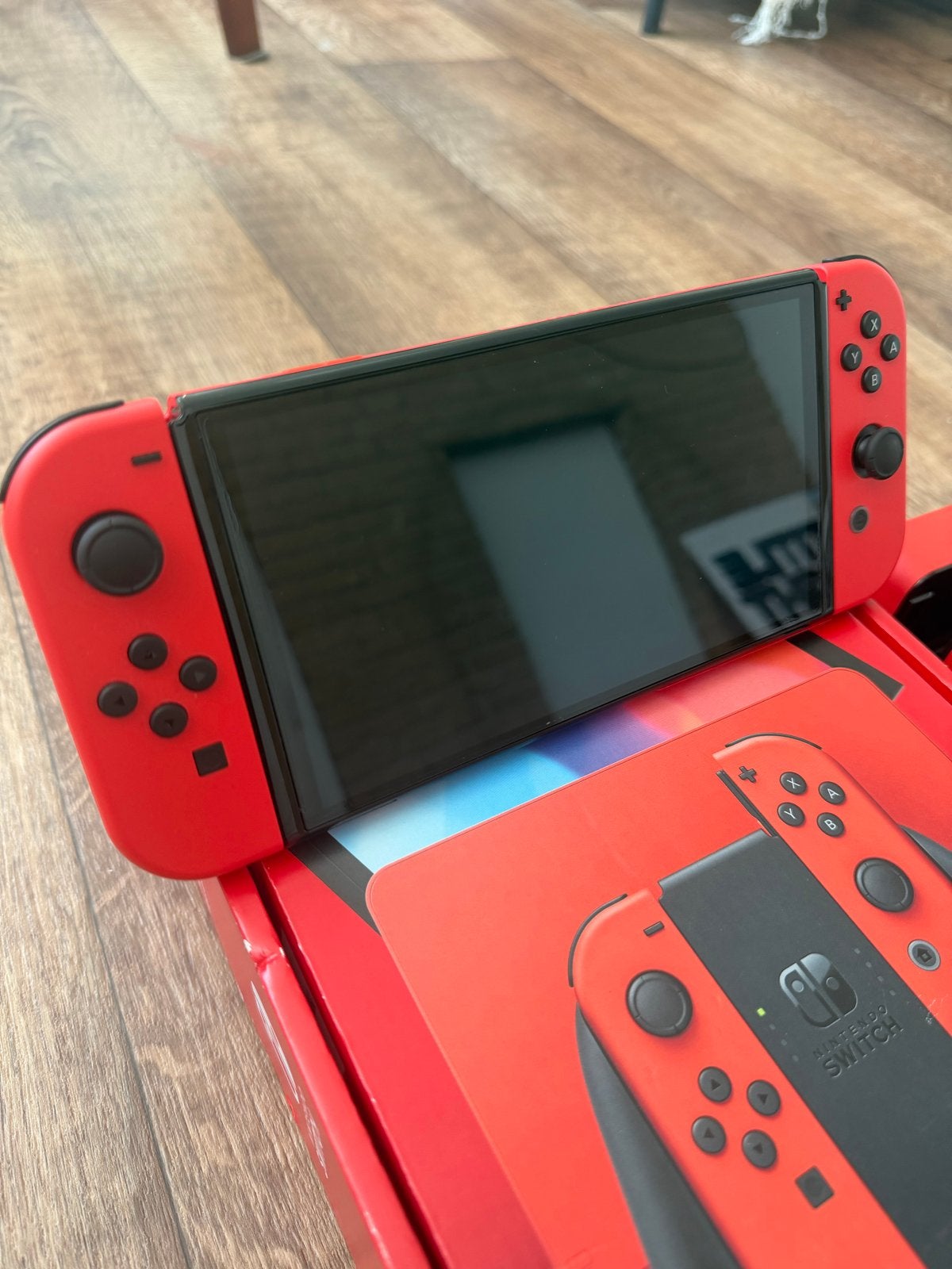 Nintendo Switch Mario Red Edition - Zo goed als nieuw, Ophalen, Zo goed als nieuw, Met 2 controllers, Switch Original