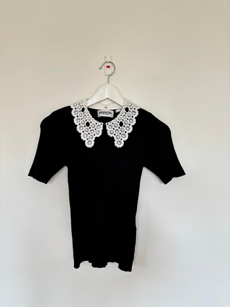 Top Essentiel antwerp xs/34, Zwart, Ophalen of Verzenden, Zo goed als nieuw, Korte mouw