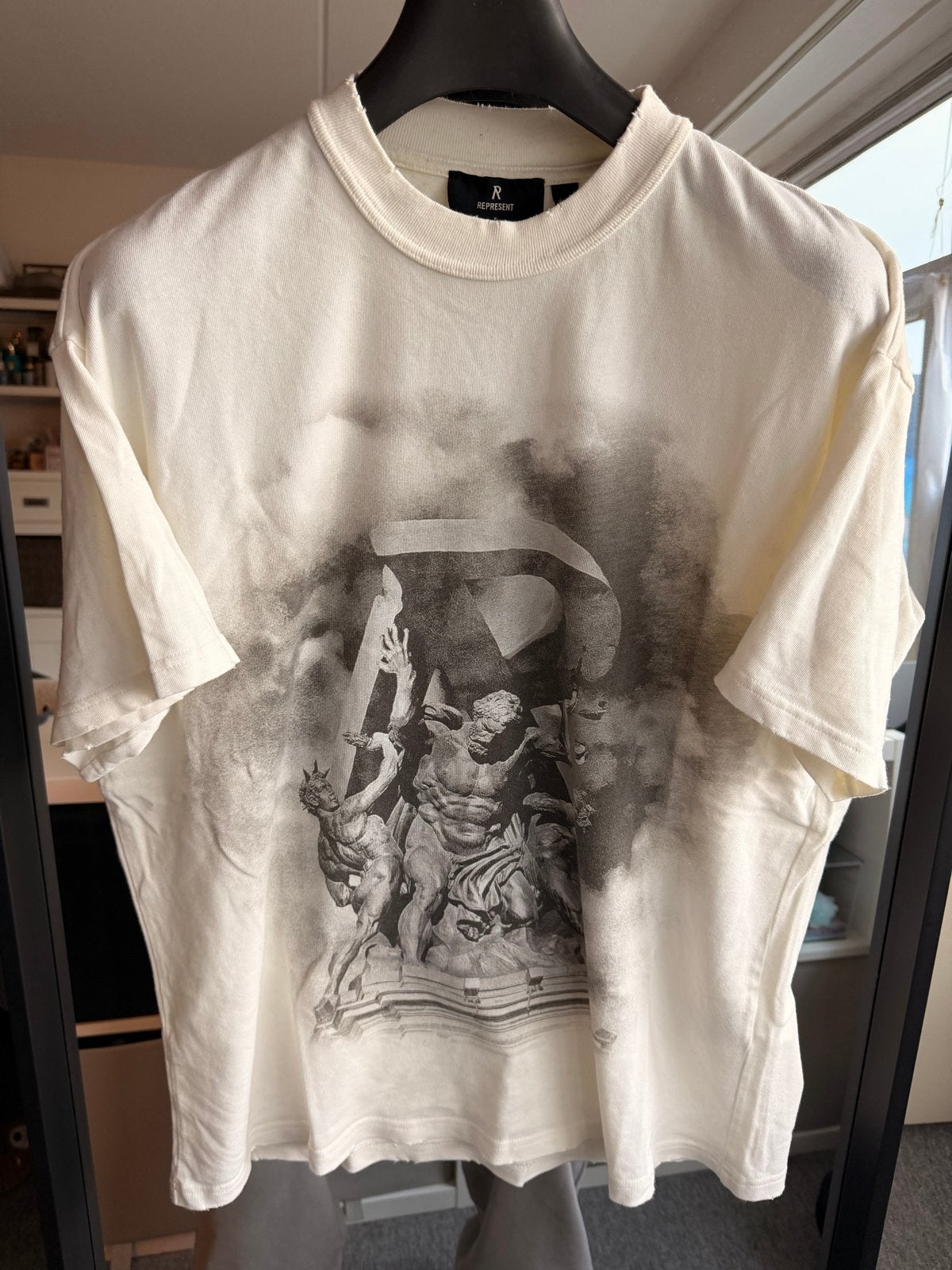 Represent T-shirt wit maat S zo goed als nieuw, Kleding | Heren, Ophalen of Verzenden, Zo goed als nieuw, Maat 46 (S) of kleiner