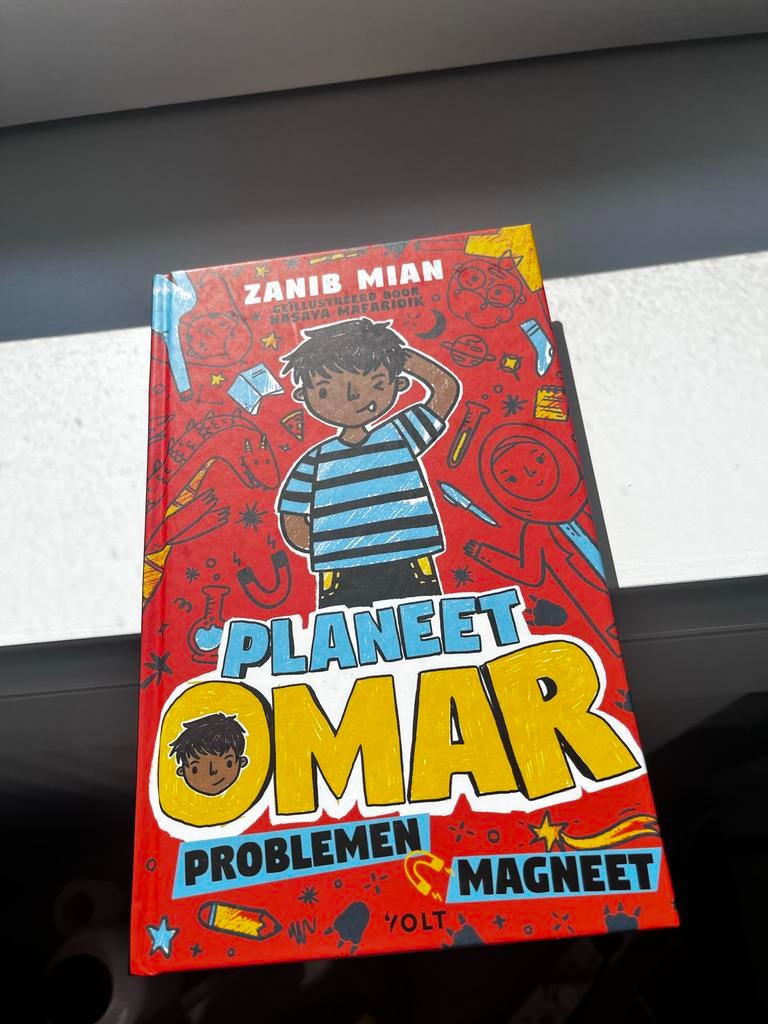 Planeet Omar: Problemen Magneet, Boeken, Ophalen of Verzenden, Gelezen, Fictie algemeen