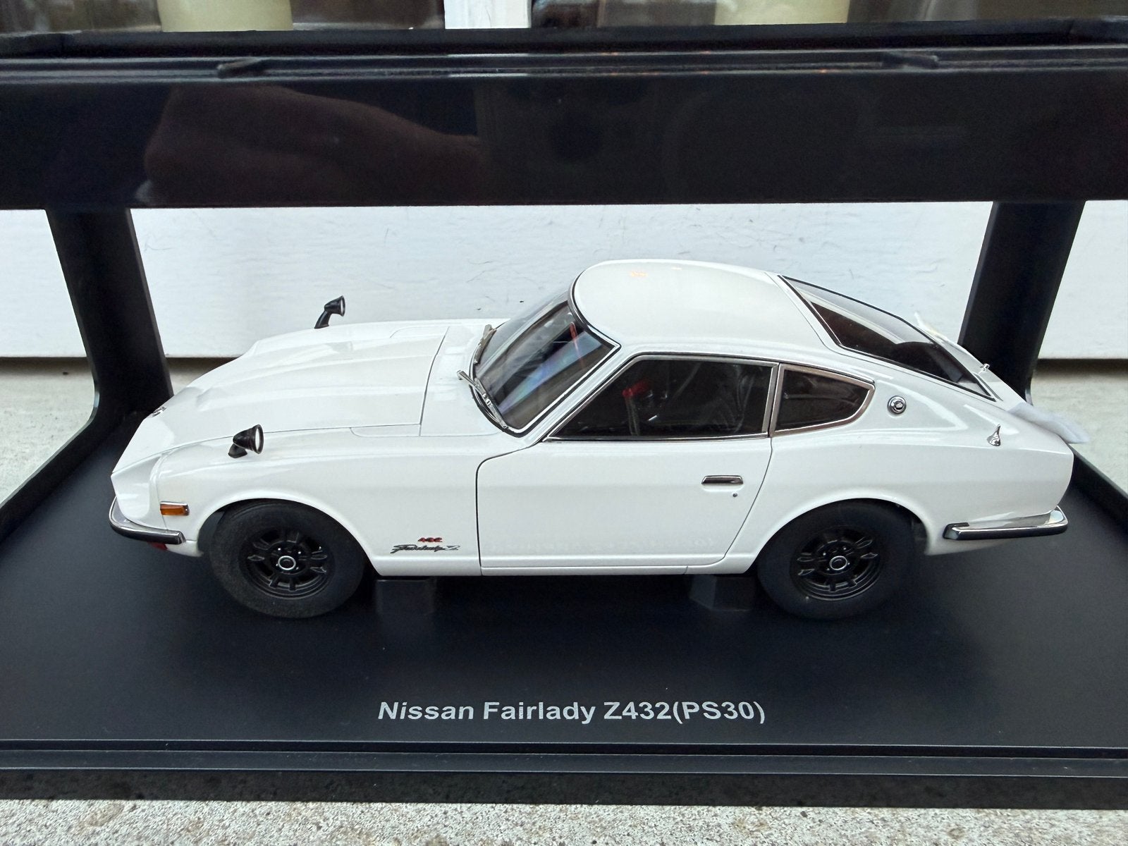 1:18 Datsun Nissan Fairlady Z432 wit Autoart 77438, Auto, Autoart, Nieuw, Ophalen of Verzenden