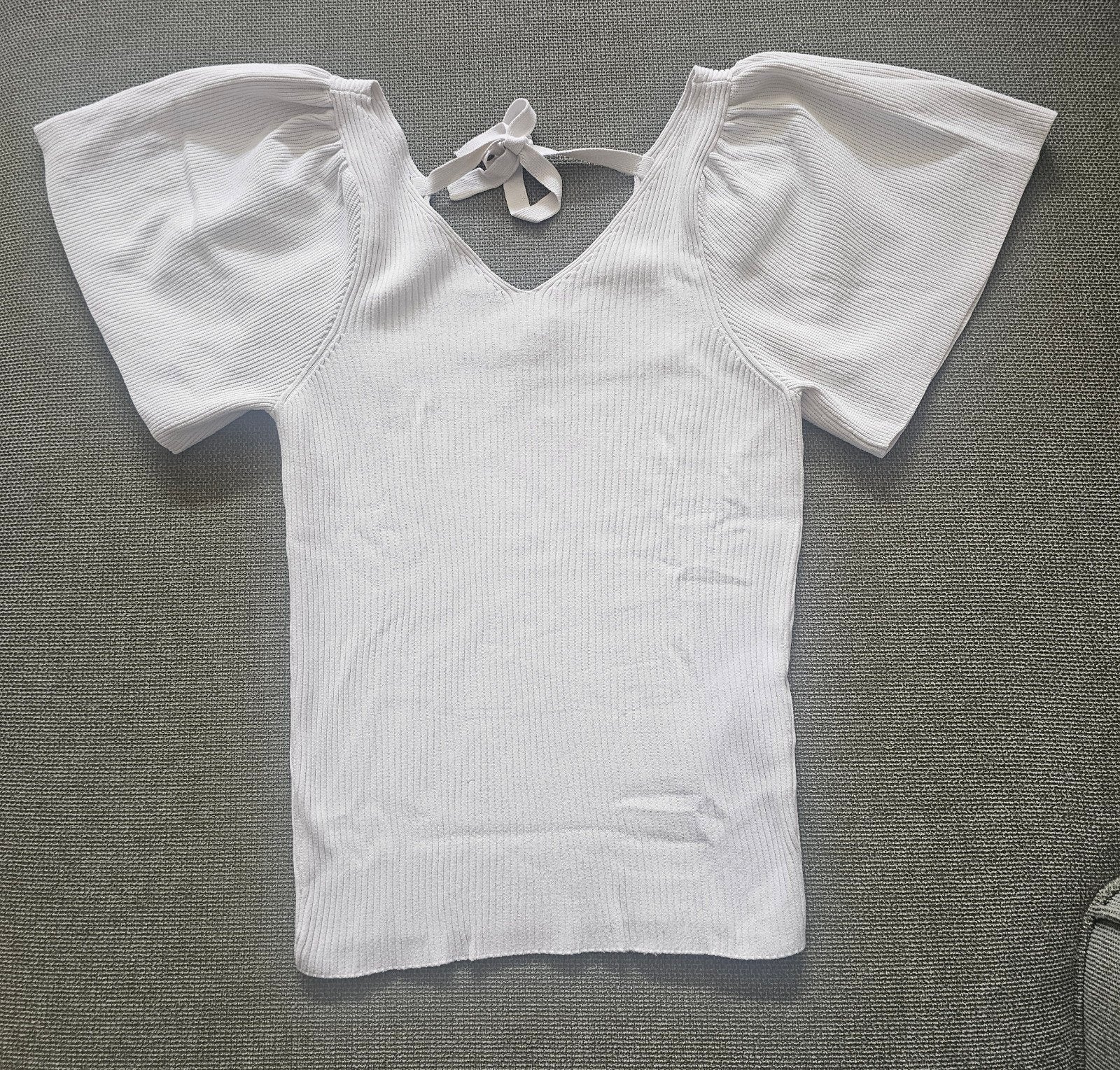 Witte geribbelde top met pofmouwen en open rug maat S., Only, Wit, Ophalen of Verzenden, Korte mouw