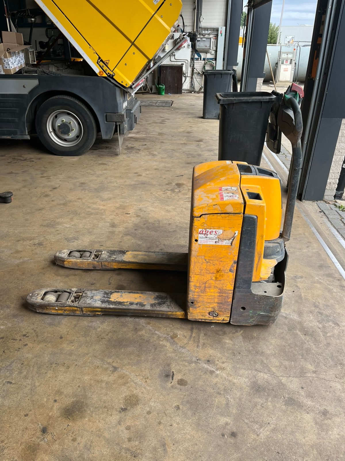 Jungheinrich elektrische palletwagen EJE220, Zakelijke goederen, Machines en Bouw | Heftrucks en Intern transport, 1000 tot 2000 kg