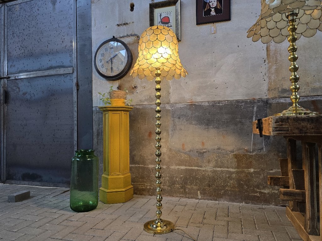Luxe Jaren 70 Design Vloerlamp Capiz Schelpen | Vintage Lamp, Gebruikt, Vintage Mid Century Design, Natuurlijk materiaal, 150 tot 200 cm